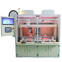 Vacuum laminating machine